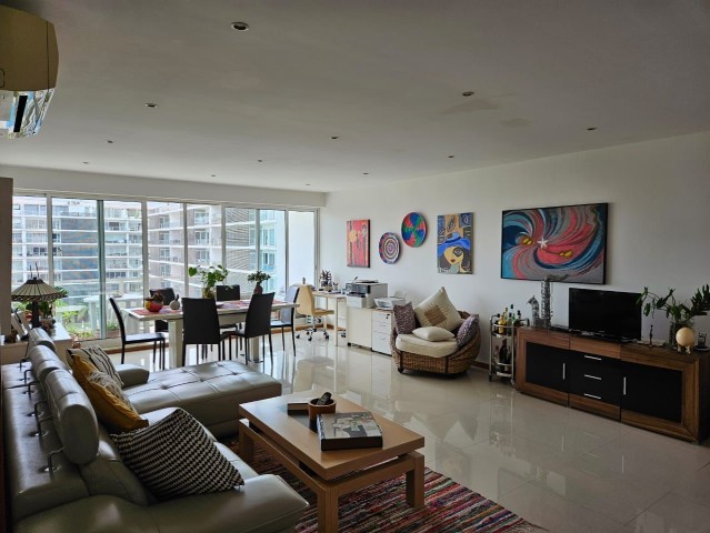 A Venda Apartamento T2, no Condomínio Terraços do Atlântico, Talatona.