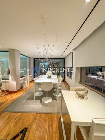 A Venda Luxuosa penthouse T3+1, com piscina e mobiliada, no Condomínio Arte Yetu, Talatona.