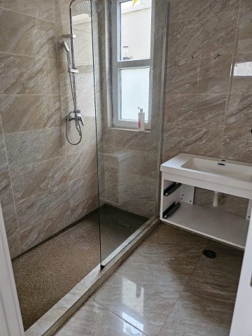 A Venda Vivenda V3 com anexo, na Urbanização Boa Vida, via Expressa.