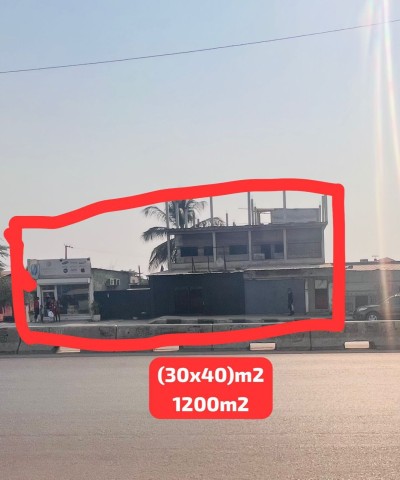 A Venda Espaço comercial de 1 linha, com 30x40, 1200m2, no Benfica.
