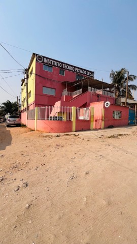 A Venda Espaço comercial de 1 linha, com 30x40, 1200m2, no Benfica.
