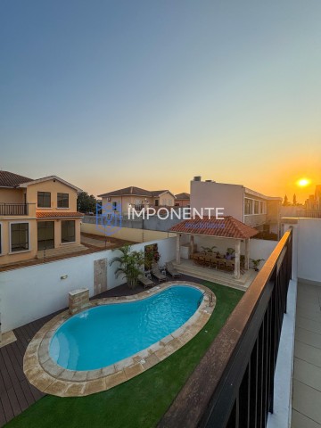 A Venda Vivenda V5 com piscina e anexo, no condomínio Austin, Camama.