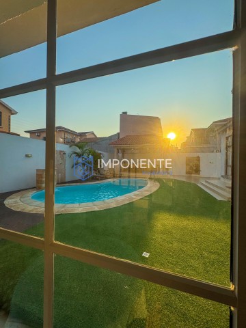 A Venda Vivenda V5 com piscina e anexo, no condomínio Austin, Camama.