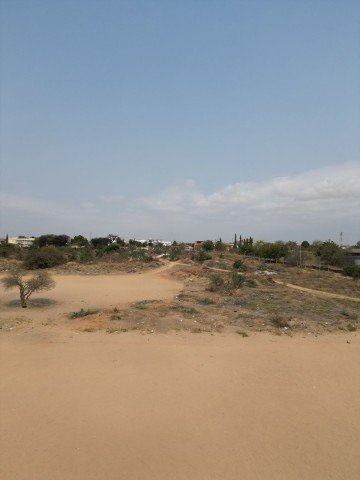 A Venda Terreno de 4 hectares, adjacente ao KFC e a Pumagol do Benfica, no Benfica, Luanda.