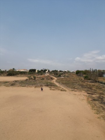 A Venda Terreno de 4 hectares, adjacente ao KFC e a Pumagol do Benfica, no Benfica, Luanda.