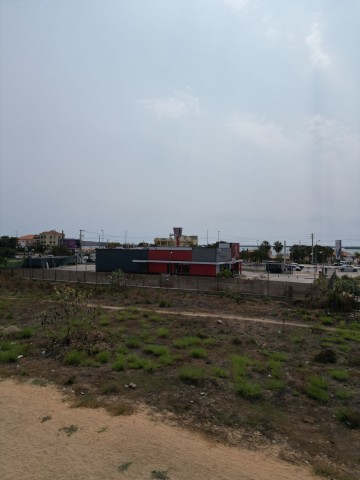 A Venda Terreno de 4 hectares, adjacente ao KFC e a Pumagol do Benfica, no Benfica, Luanda.