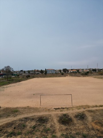 A Venda Terreno de 4 hectares, adjacente ao KFC e a Pumagol do Benfica, no Benfica, Luanda.