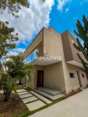 A Venda Luxuosa vivenda V5 com piscina e anexo, na Rotunda da Fubú, por detrás do novo templo Simão Kimbangu.