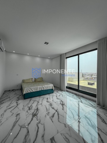 A Venda Luxuosa vivenda V5 com piscina e anexo, na Rotunda da Fubú, por detrás do novo templo Simão Kimbangu.