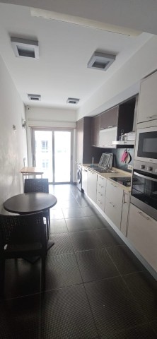 A Venda Apartamento T2, mobiliado, Condomínio Dolce Vita, Talatona.