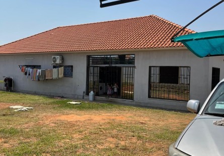 Vivenda V3 no Lar do Patriota, junto ao largo da amizade.