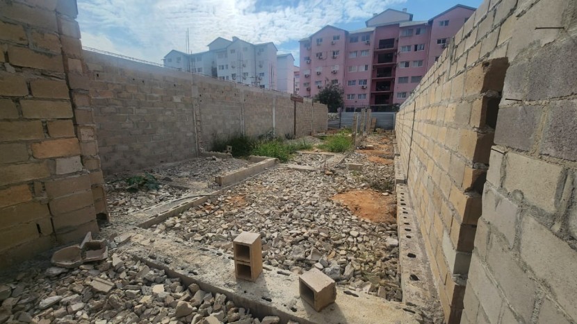 A Venda Terreno de 7/27, no Projecto Nova Vida, Golf 2.
