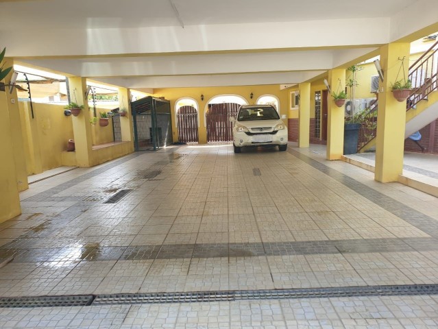 A Venda Vivenda V4 com anexo e piscina, no Projeto Nova Vida, Golfe 2.
