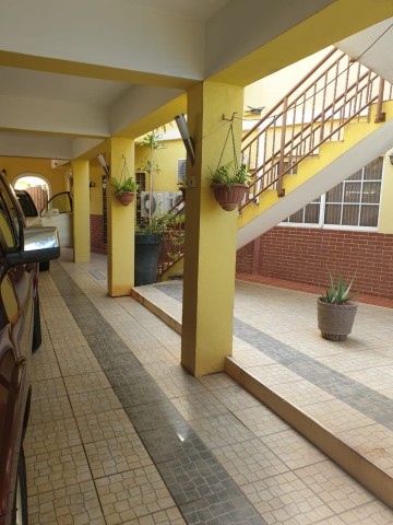 A Venda Vivenda V4 com anexo e piscina, no Projeto Nova Vida, Golfe 2.