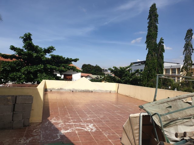 A Venda Vivenda V4 com anexo e piscina, no Projeto Nova Vida, Golfe 2.