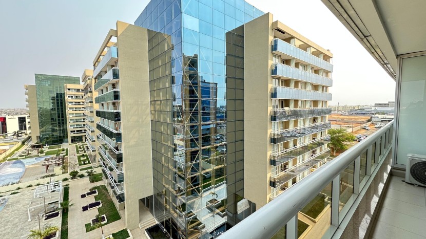 A Venda Apartamento T1 duplex, no Condomínio Belas Business Park, Talatona.