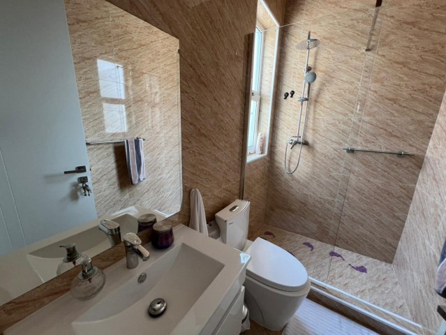 A Venda Arrendar Vivenda V3 Duplex Condomínio Boa Vida