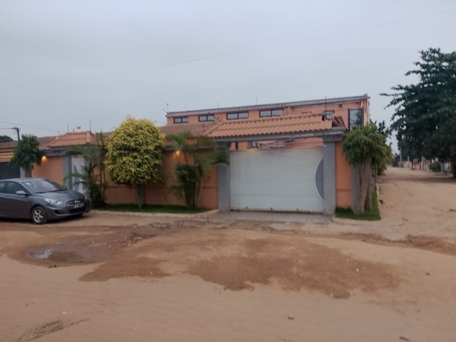 A Venda Comprar Vivenda V3+1 Zango Próximo Zona da Max