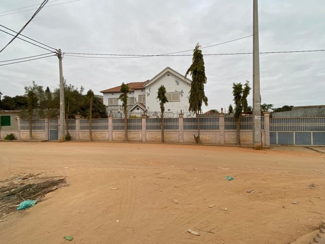 A Venda Vivenda V3 1º e Rei do Chão
