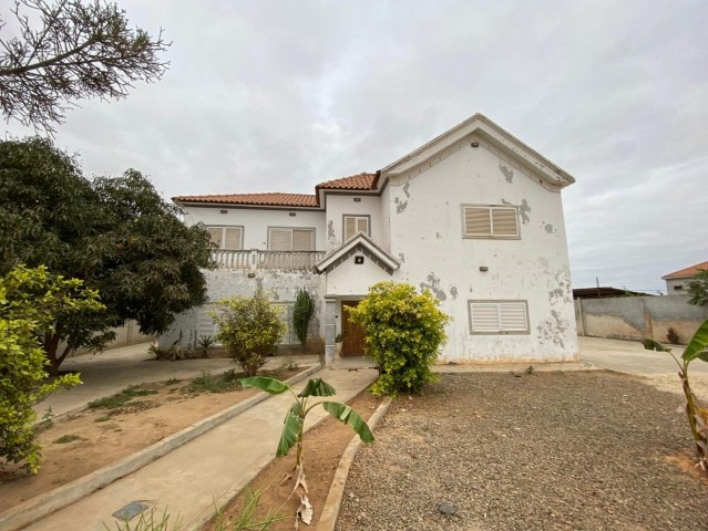 A Venda Vivenda V3 1º e Rei do Chão