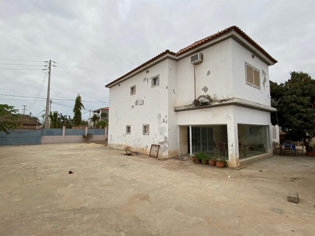 A Venda Vivenda V3 1º e Rei do Chão