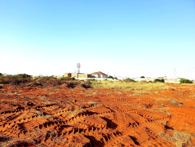 A Venda TERRENO DE 5 HECTARES NO ZANGO 8000