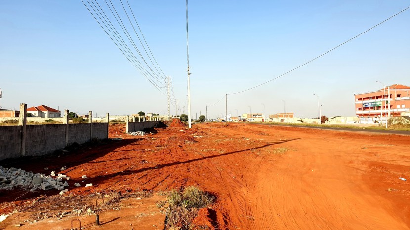 A Venda TERRENO DE 5 HECTARES NO ZANGO 8000