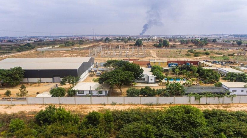 A Venda TERRENO DE 2 HECTARES COM NAVE NO INTERIOR NA ZONA ECONÓMICA ESPECIAL