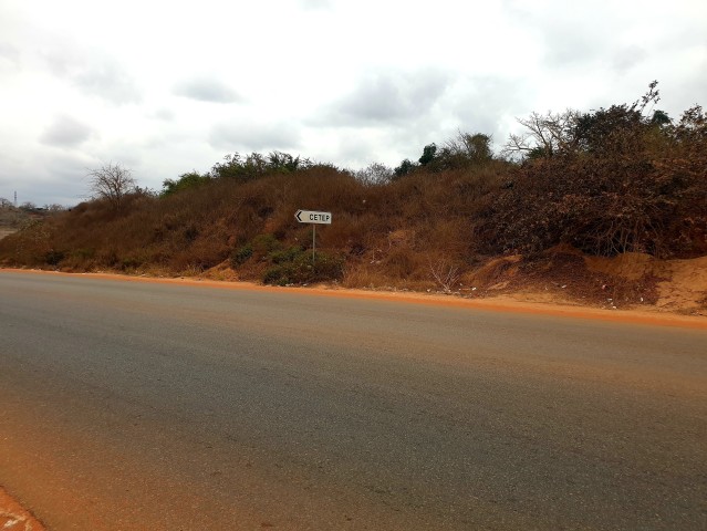 A Venda TERRENO BEIRA ESTRADA DE 7 HECTARES NO CALUMBO