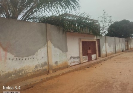Vivenda T7 + Anexos + Casa Independente T3 à Venda