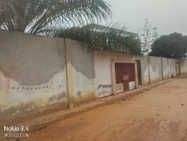 A Venda Vivenda T7 + Anexos + Casa Independente T3 à Venda