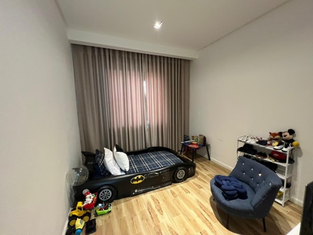 A Venda Vivenda V3 mobiliada, na Urbanização Boa Vida, Via Expressa.