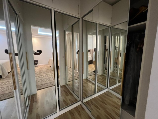 A Venda Vivenda V3 mobiliada, na Urbanização Boa Vida, Via Expressa.