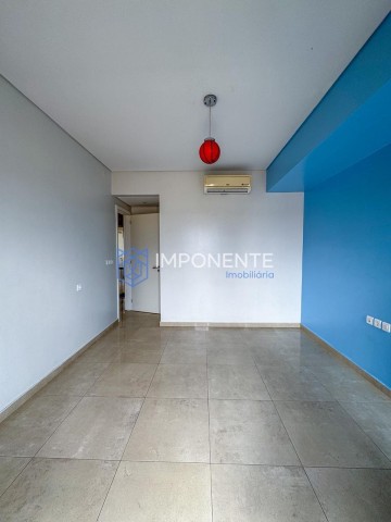 A Venda Vivenda V3 dúplex, no Condomínio Nosso Zimbo, no Camama.