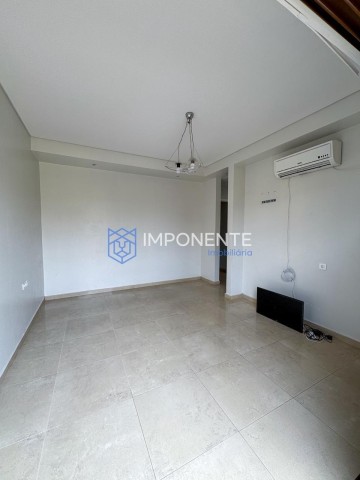 A Venda Vivenda V3 dúplex, no Condomínio Nosso Zimbo, no Camama.