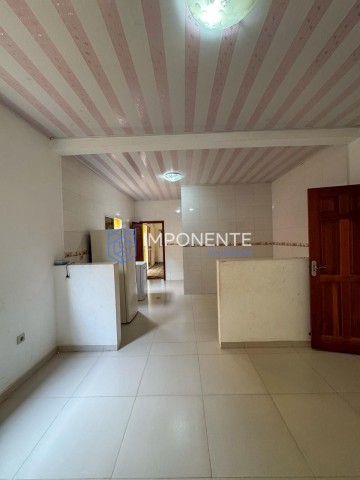 A Venda Vivenda V4 térrea com piscina e anexo, Zona Verde, Via Expressa.