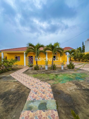 A Venda Vivenda V4 térrea com piscina e anexo, Zona Verde, Via Expressa.