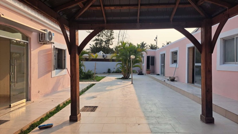 A Venda Vivenda V3 com anexo, mobiliada, no Condomínio Florença(Ensa), Talatona.