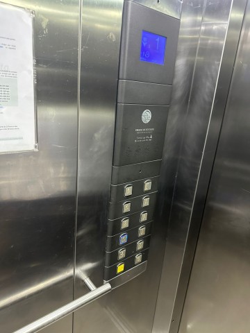 A Venda Escritório com 180m², no Condomínio Dolce Vita, Talatona.