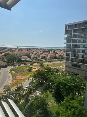 A Venda Escritório com 180m², no Condomínio Dolce Vita, Talatona.