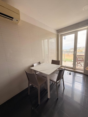 A Venda Apartamento T3, no Condomínio Terraços do Atlântico, Talatona.