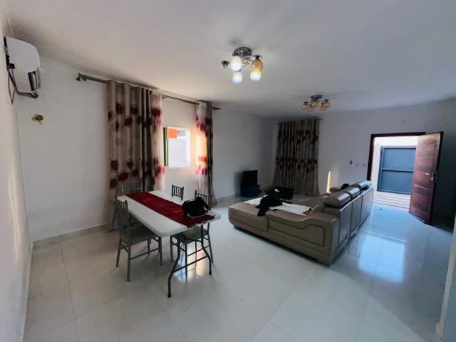 A Venda Vivenda V3 no condomínio Nobreza Residencial, Camama.