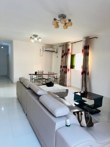 A Venda Vivenda V3 no condomínio Nobreza Residencial, Camama.