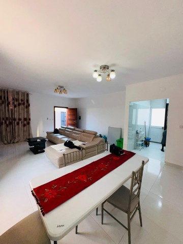 A Venda Vivenda V3 no condomínio Nobreza Residencial, Camama.