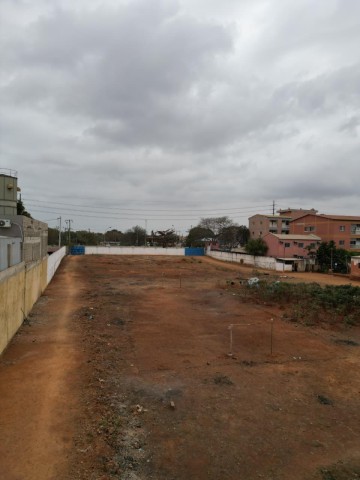 A Venda Terreno com 6.870 m², no Talatona, Avenida Pedro de Castro Van-Duném Loy, Vila do Gamek zona do Motocross.
