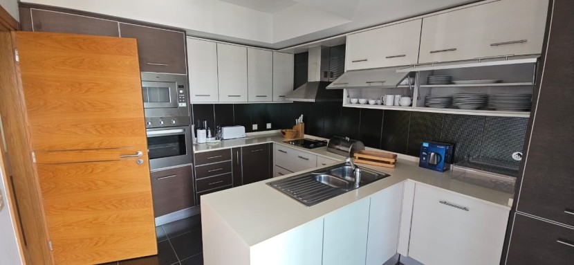 A Venda Apartamento T1, mobiliado, no Condomínio Dolce Vita, Talatona.