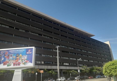 7 Pisos de escritórios, no edifício Masuika, Talatona.