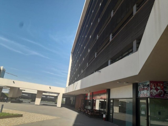 A Venda 7 Pisos de escritórios, no edifício Masuika, Talatona.