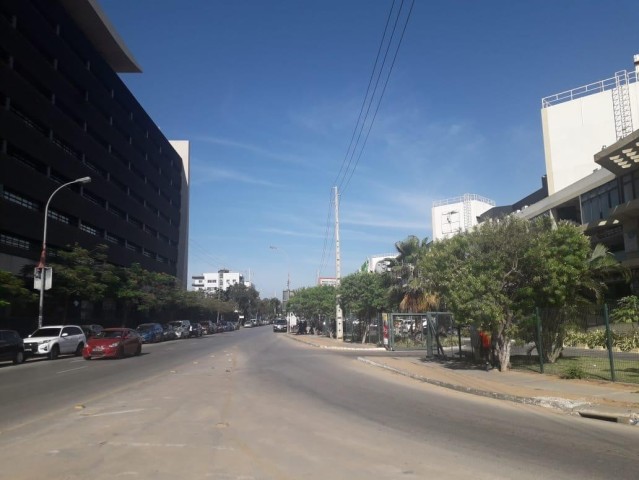 A Venda 7 Pisos de escritórios, no edifício Masuika, Talatona.