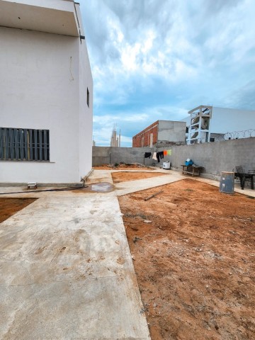 A Venda Vivenda V4 na Urbanização Nova Vida, Projecto Nova Vida.